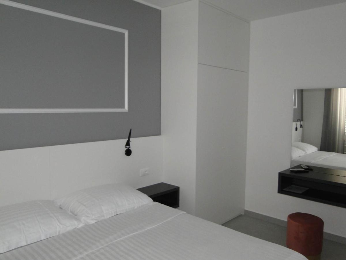 Rooms Tepli Bok Primošten Екстериор снимка
